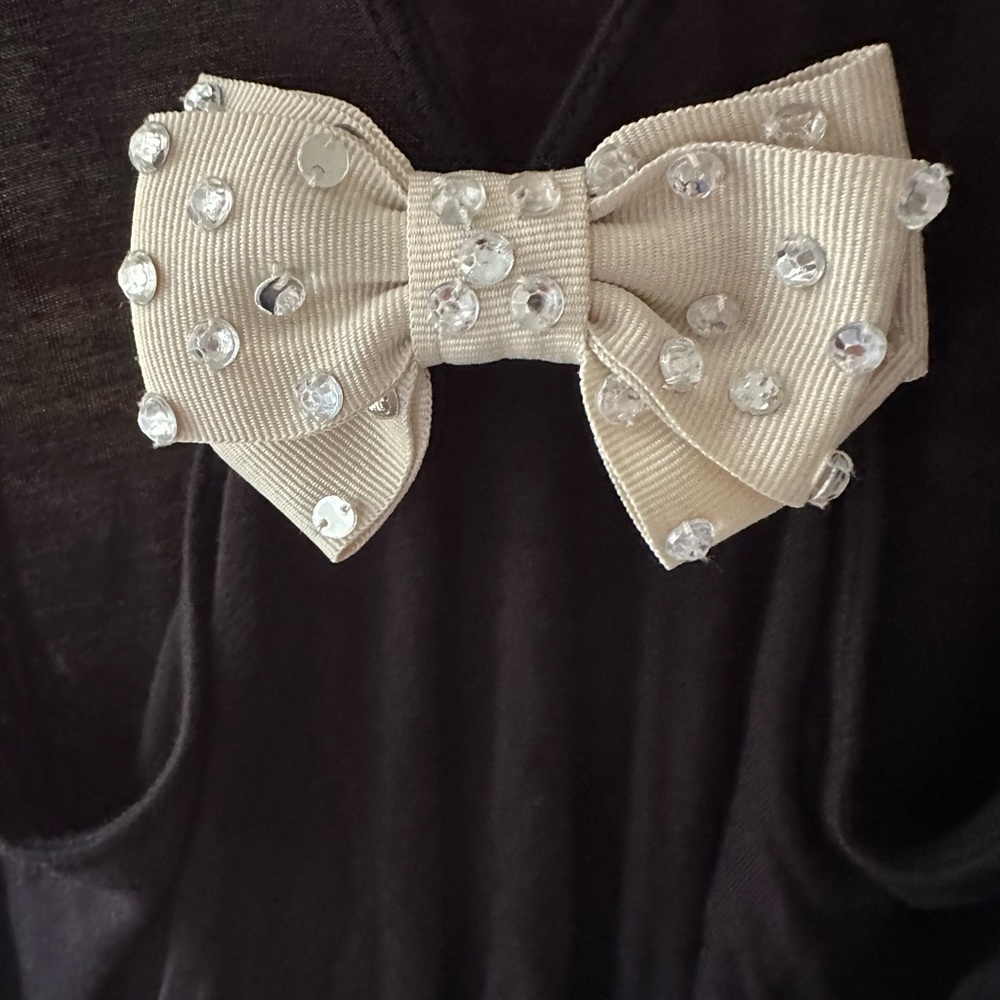 Super cute Free People black tank top with bedazzled bow in back 🎀✨🖤 - Picture 2 of 4